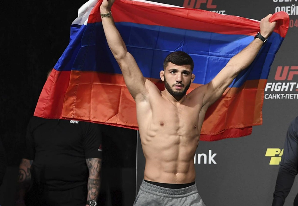 Арман Царукян нокаутировал Йоэля Альвареза на UFC Вегас 46