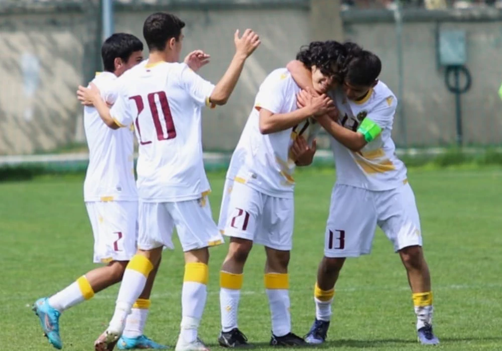 Армения спорт. Armenia u 15. Armenia u15-16 Team. Сборная Армении по футболу.