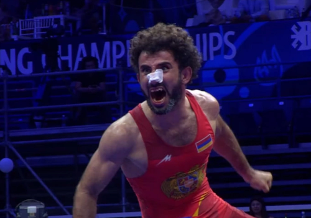 Геворг Гарибян победил азербайджанца и вышел в полуфинал ЧМ 2023 (видео)