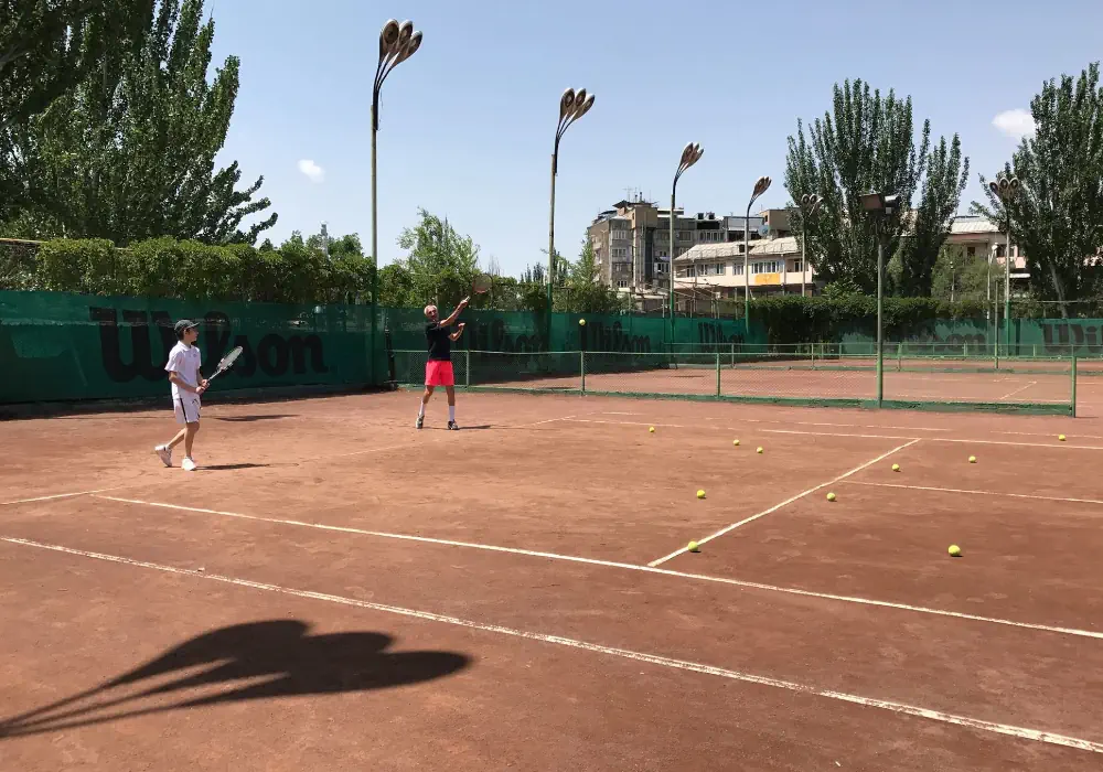 В Ереване построят новые теннисные корты