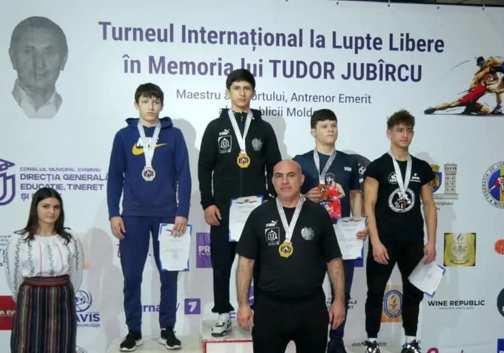 Юные армянские борцы завоевали 8 медалей в Молдове