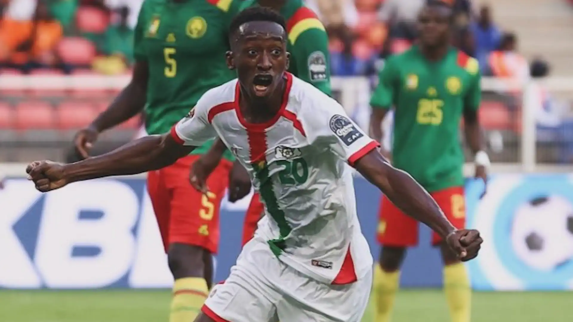 "Noah" has signed a football player of the national team of Burkina Faso