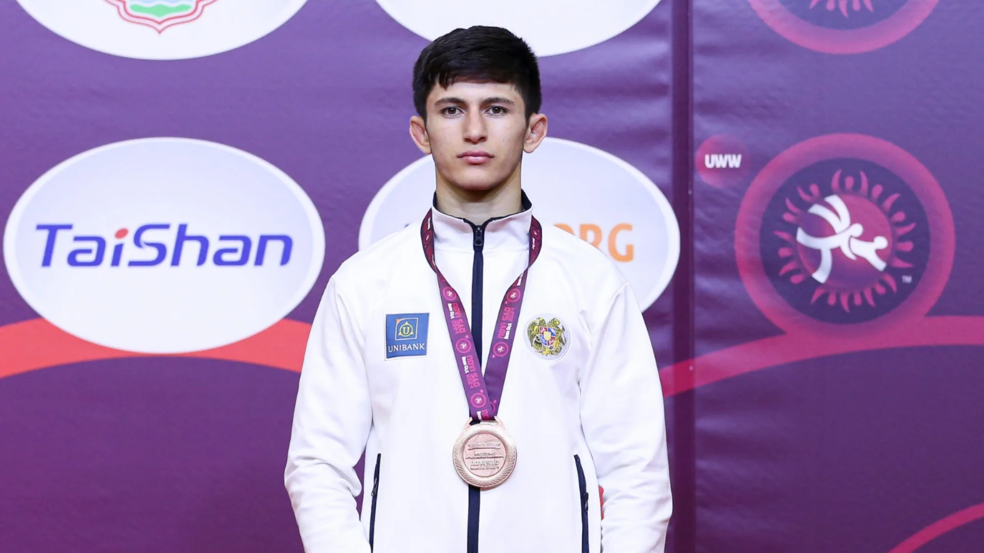 Айк Гаспарян - бронзовый призер чемпионата Европы U-20 по вольной борьбе (видео)