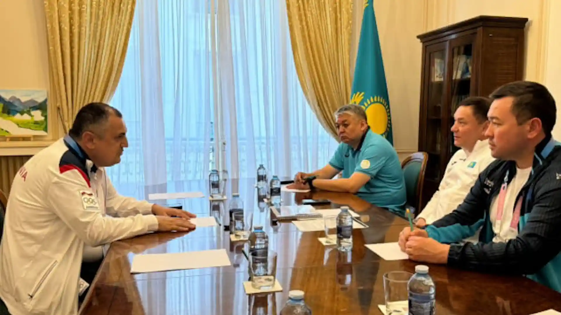 Deputy Minister of the Ministry of Education, Science, Culture, and Sports, Karen Giloyan, held a meeting in Paris during the Olympic Games with the Ministers of Sports of Kazakhstan and Uzbekistan, as well as officials overseeing the sports sector of Taj