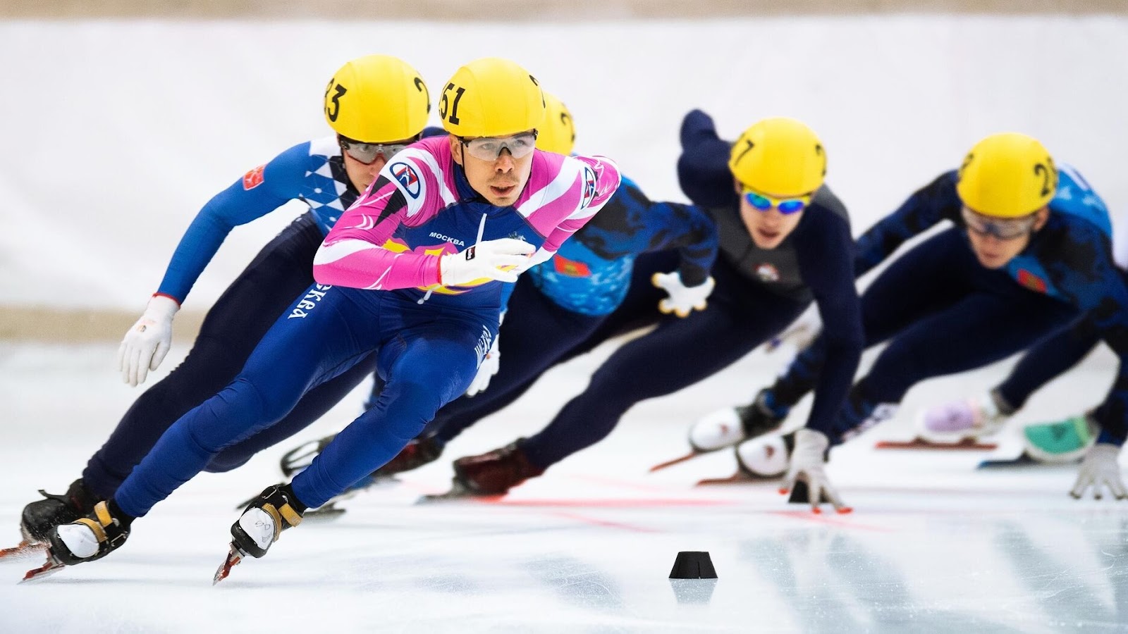 На Олимпийские игры в Италии допустят по 12 конькобежцев из России и Беларуси