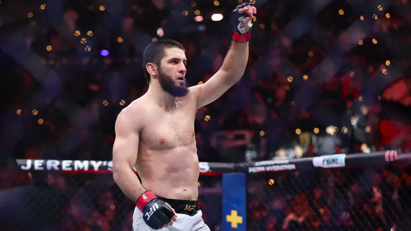 Менеджер Махачева выдвинул Топурии условие для получения титульного боя с Исламом