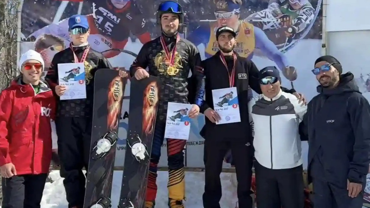 Григорян Ани и Тадевосян Норик выиграли Чемпионат Армении по сноуборду