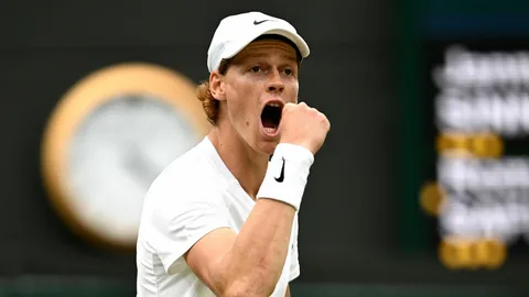 Дисквалифицированный Синнер сравнялся с Марреем по неделям на первой строчке рейтинга