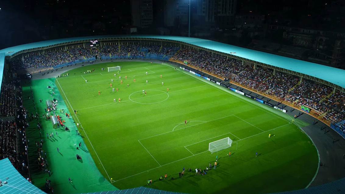 Генеральный секретарь ФФА Артур Азарян пообещал, что в Армении построят три новых стадиона