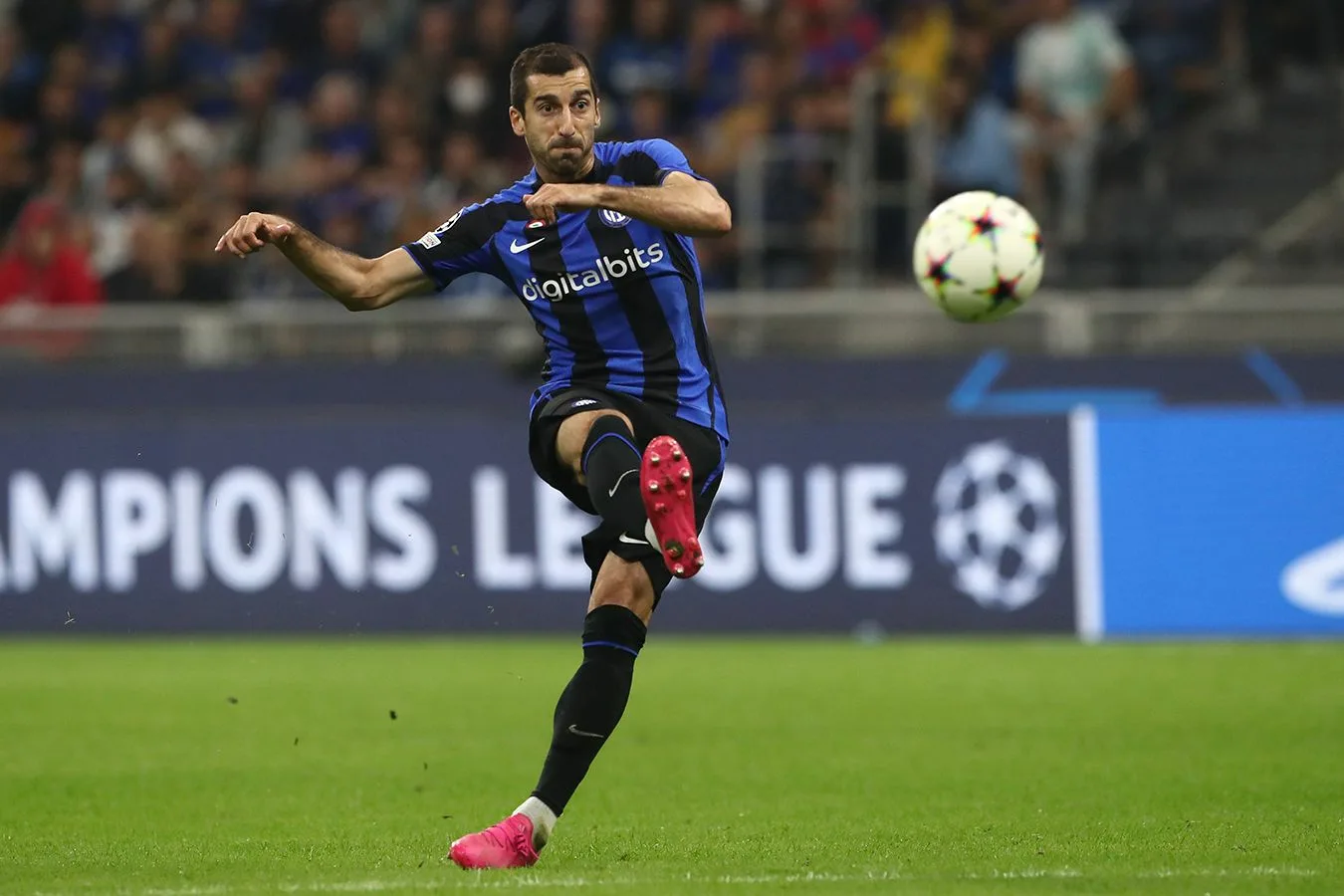 Сперцян и Мхитарян вошли в список самых влиятельных футболистов сезона