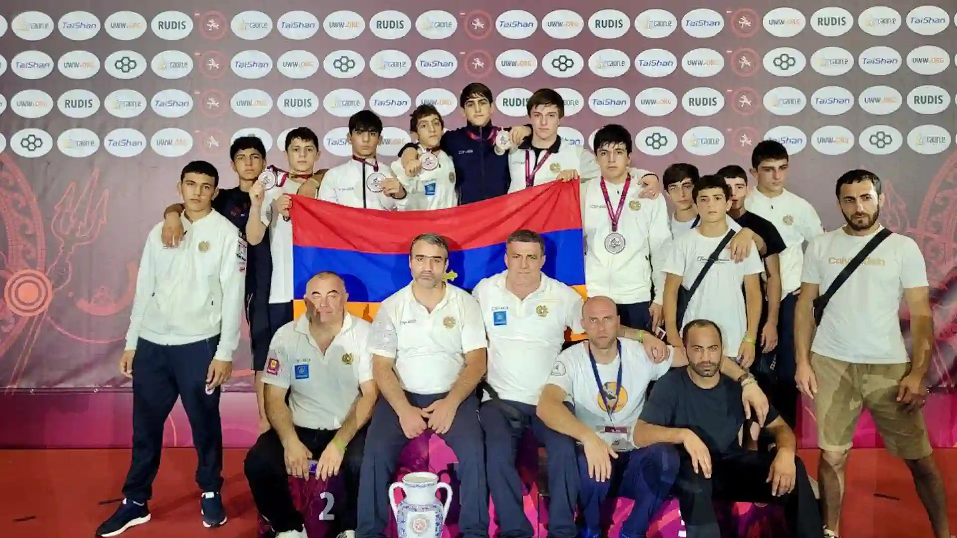 Сборная Армении заняла второе место в медальном зачёте на чемпионате Европы по вольной борьбе