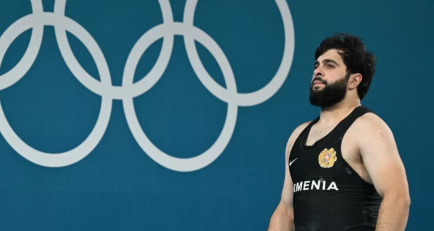 Армянский тяжелоатлет  пополнил копилку сборной медалью