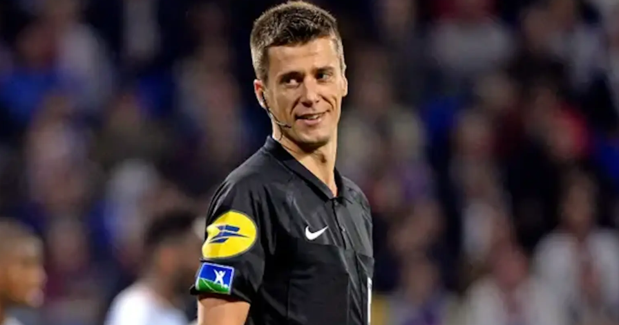 Французская судейская бригада на матче Ирландия — Армения