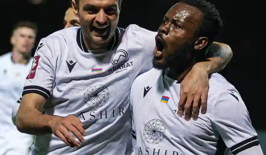 «пюник» и «Арарат-Армения» продолжают погоню за лидерство в Премьер-Лиге Армении