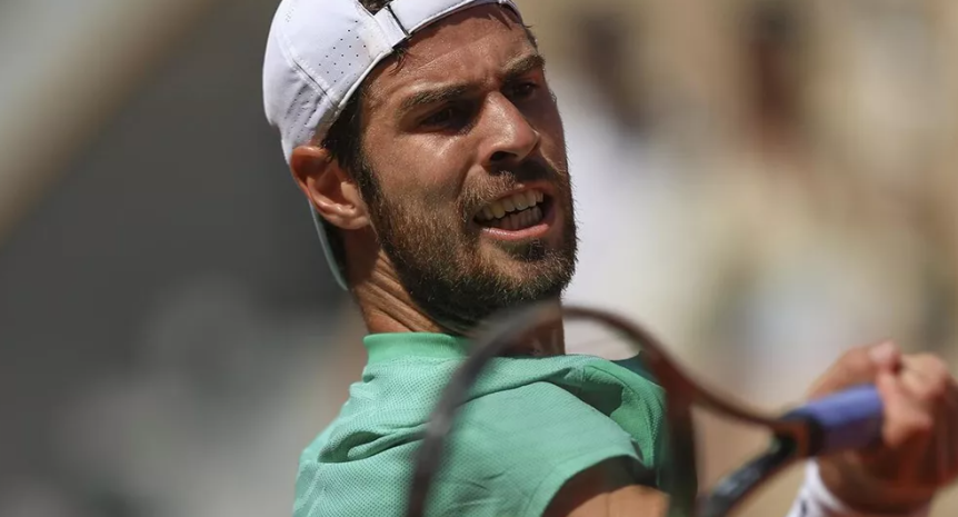 Карен Хачанов уверенно вышел во второй круг Masters в Париже