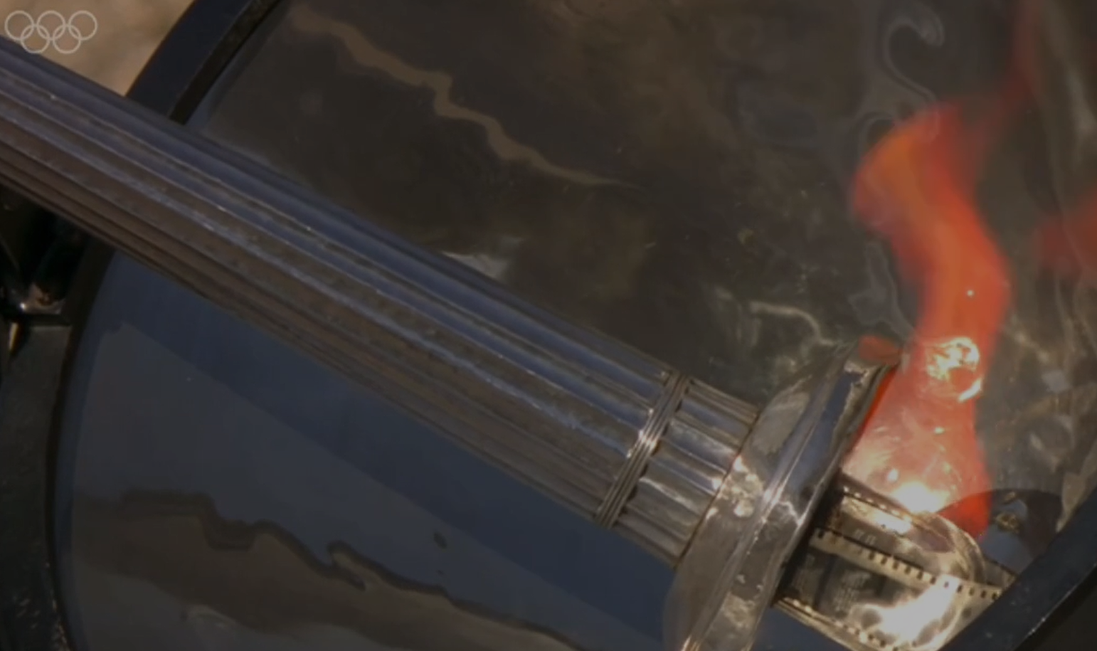 Церемония началась в Олимпии и ознаменовала путь огня к Играм-2026