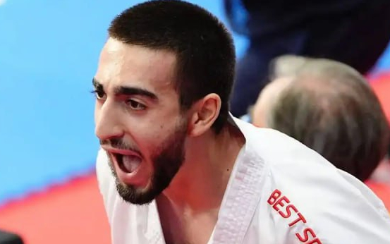 Арутюнян завоевал историческую медаль для армянского каратэ