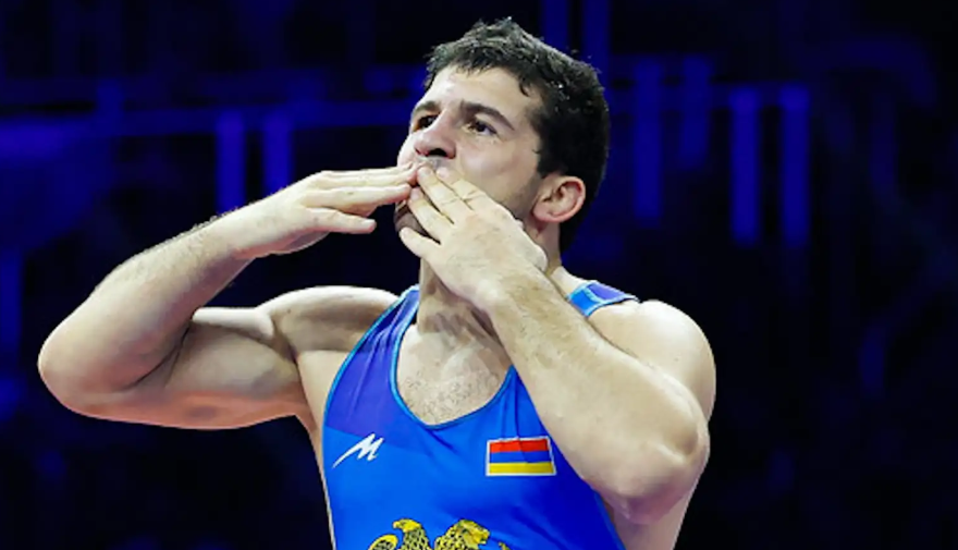 Амоян 2025: армянин претендует на звание самого доминирующего борца года