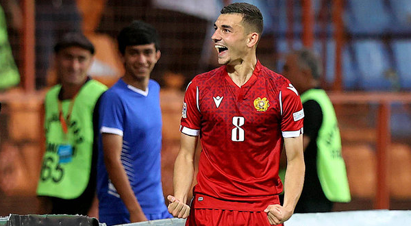 Эдуард Сперцян стал футболистом года в Армении