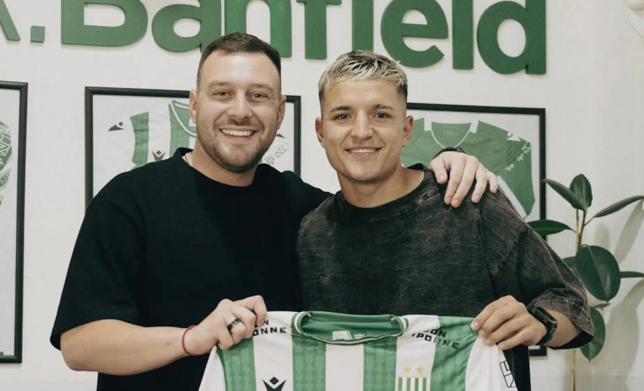 Томас Адорян продлил контракт с «Банфилдом»