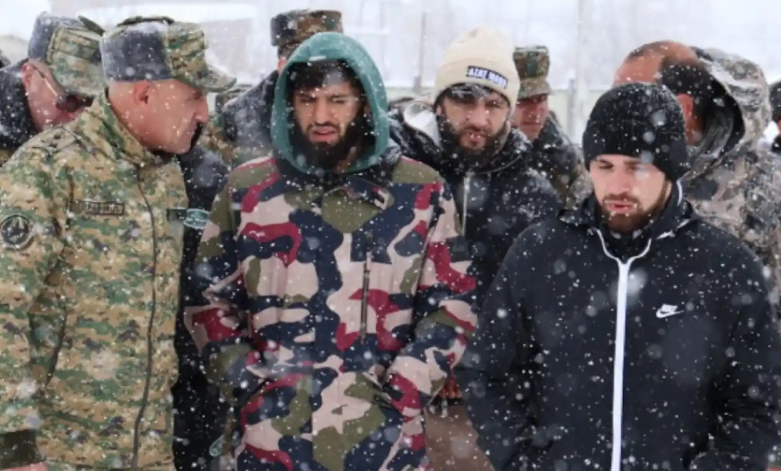 Арман Царукян и Арсен Арутюнян навестили военнослужащих в Армении