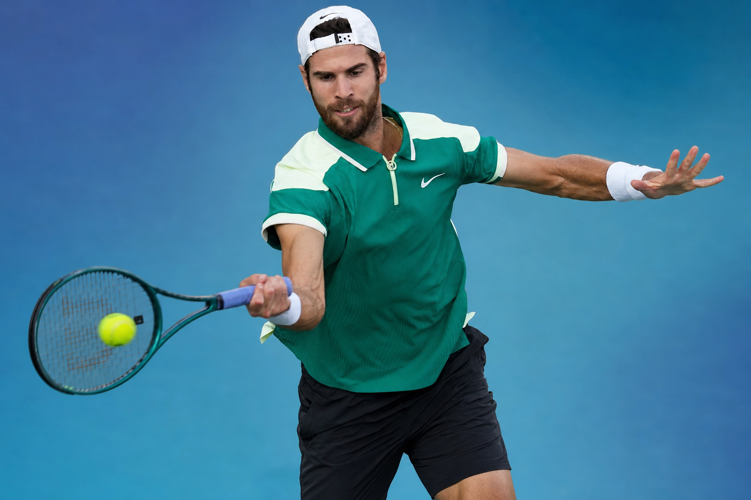 Карен Хачанов прошел во второй круг турнира ATP 250 в Алма-Ате
