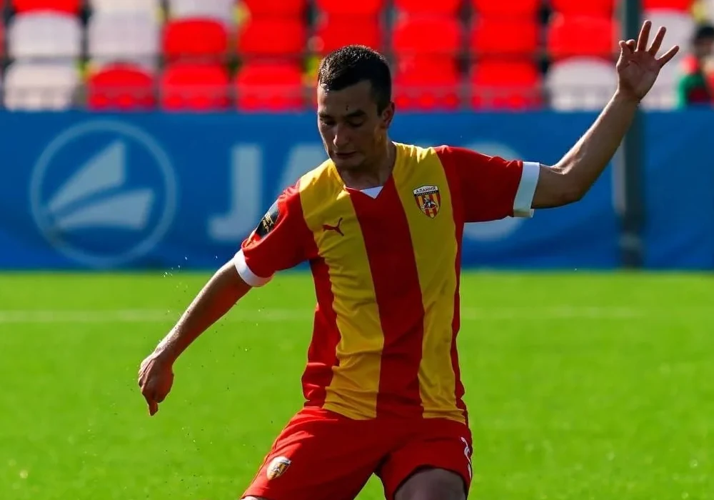 Артур Галоян забил самый курьёзный гол в карьере (видео)