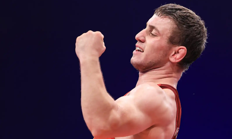 Сурен Агаджанян принес Армении бронзу на чемпионате мира среди борцов до 23 лет